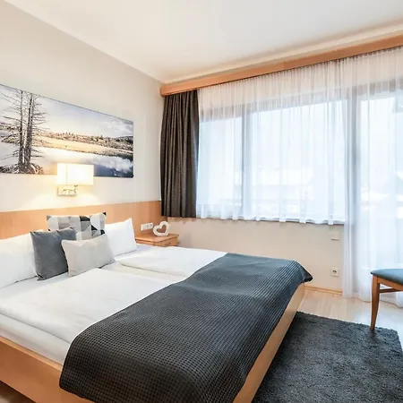 Trattnig فندق 4*